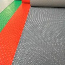 Μηχανή κατασκευής πλαστικών αντιγλιστρούμενων πατών αυτοκινήτου